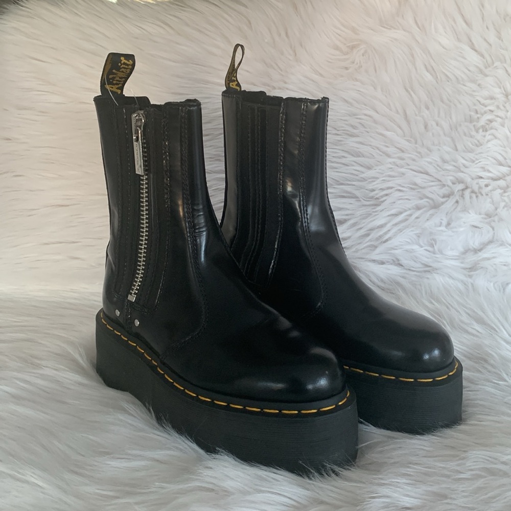 Dr. Martens 2976 Max Leather Platform Chelsea Boots | US 6 - Picture 4 of 11